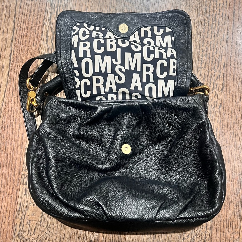 Marc by Marc Jacobs Black Classic Q Pebbled Leather Ukita Crossbody Flap Bag - Picture 8 of 11